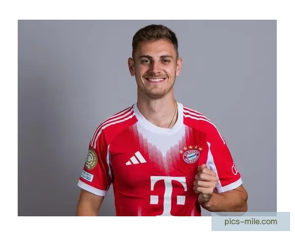 以斯塔尼希奇反戈拜仁率先破门旧将一击点燃全场改写比赛走势瞬间